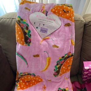 New Betsy blanket with 🌮 tacos